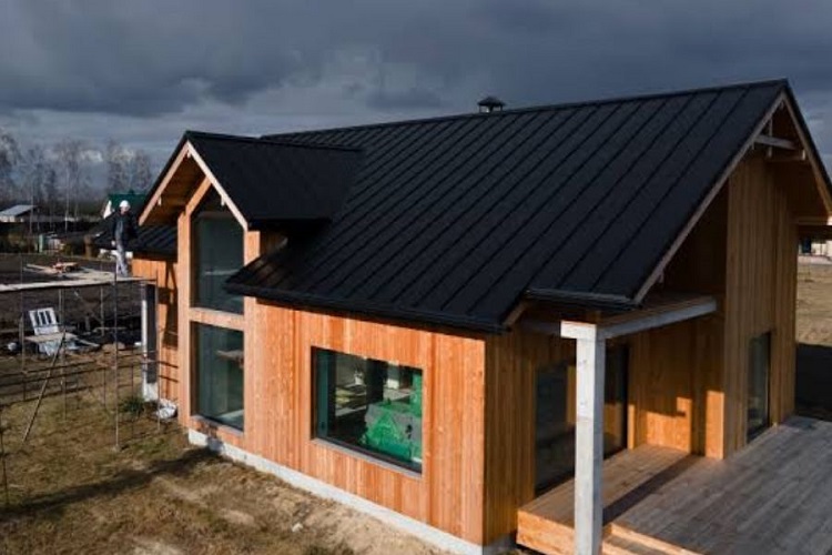 Cost to Replace Roof on a 4,000 Square Foot House